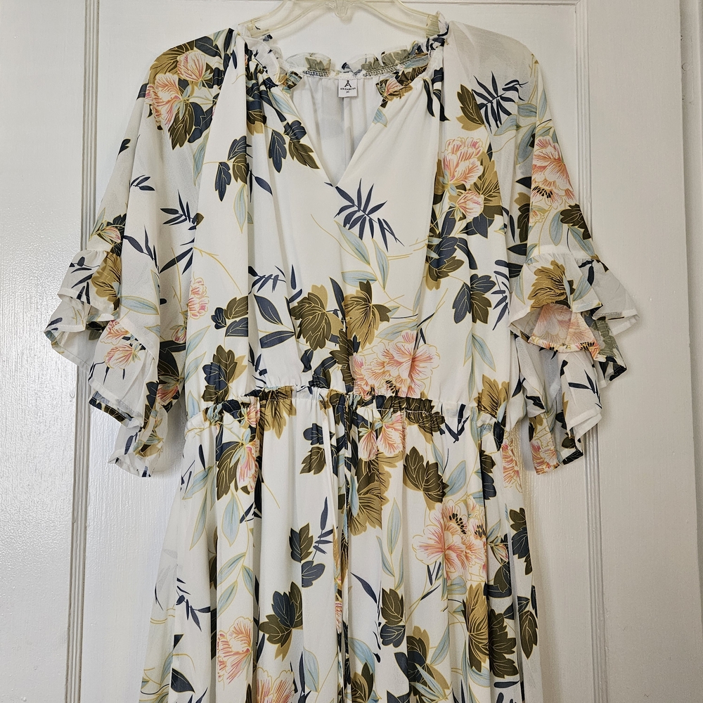 Womens XL Floral White Summer Dress with Ruffle Hem